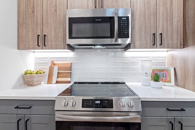 Foto del edificio - The Henslow Daniel Island Apartments & Townhomes