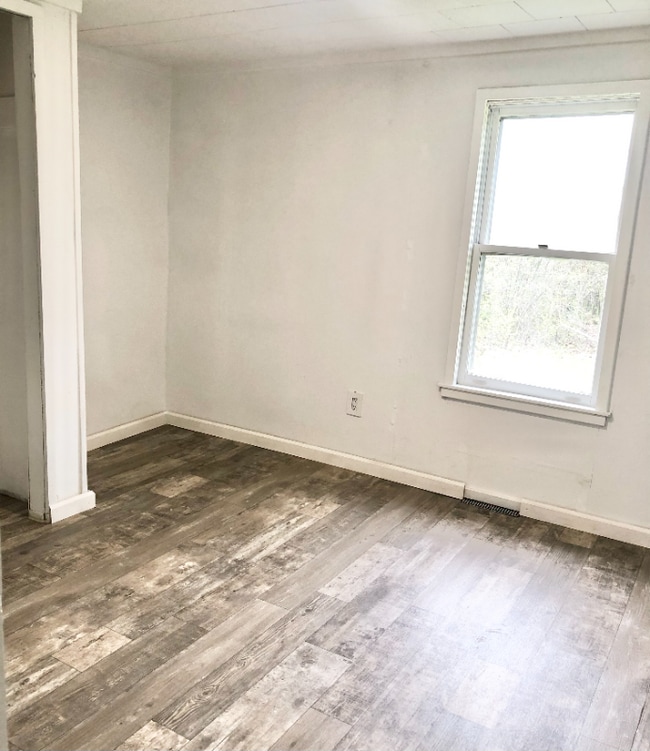 Building Photo - G2201 Utley Rd