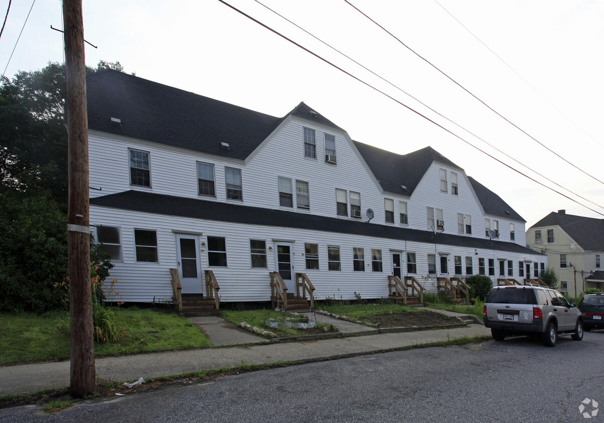 Primary Photo - 34-44 Overlook St