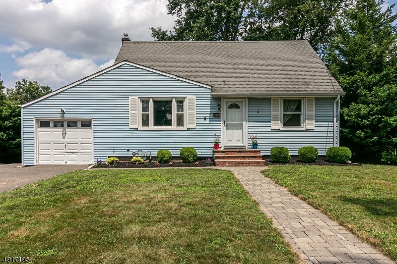 Foto principal - 1750 Rosewood Dr