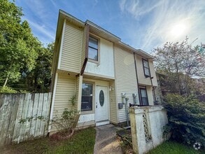 Building Photo - 424 E Burgess Rd