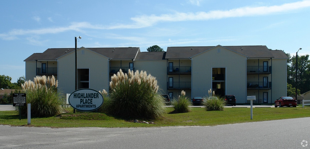 Primary Photo - Highlander Place Apartments