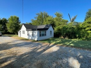 Building Photo - 18210 Shelbyville Rd