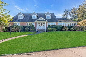 Building Photo - 809 W Lk Dr