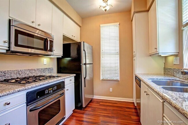 Kitchen - 3511 Caminito El Rincon