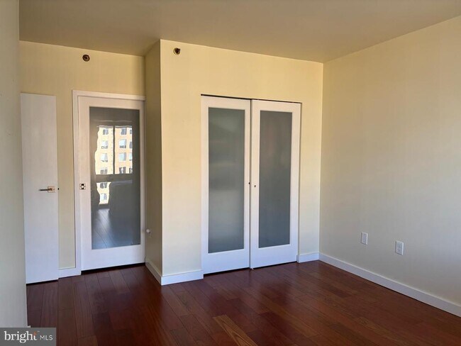 Foto del edificio - 1530 Key Blvd