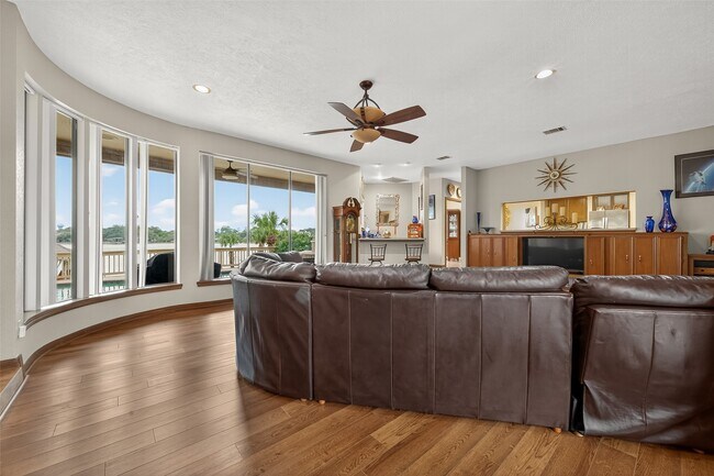Foto del edificio - 1623 Lake Arbor Dr