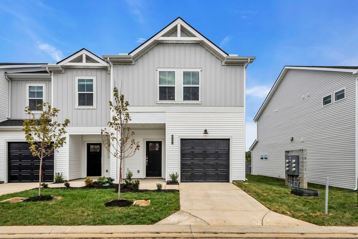 Primary Photo - 4531 Skywood Lane