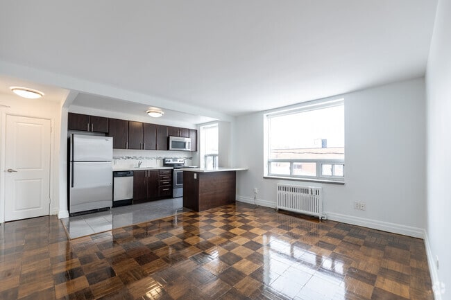 2BR, 1BA - 752SF - Living Room - 1065 Eglinton