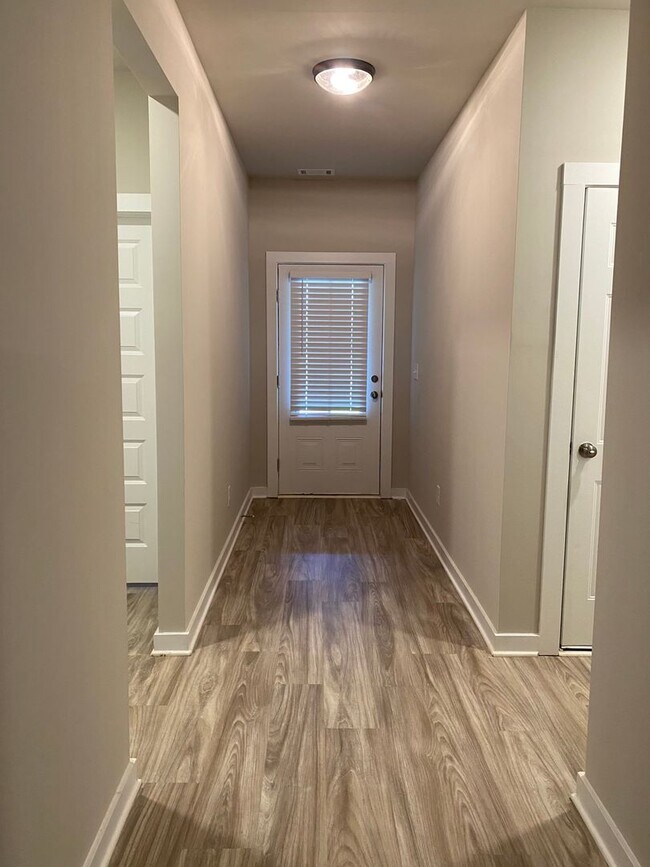 Foto del edificio - 140 Ridgeview Cir