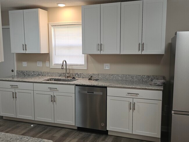 Foto del edificio - 6436 Oak Park Dr