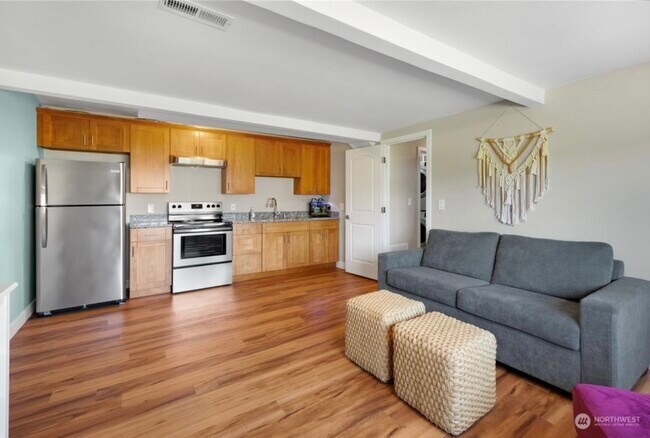 Foto del edificio - 5430 23rd Ave SW