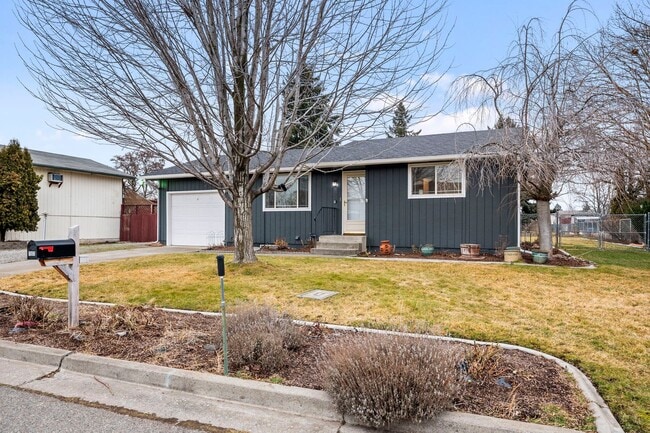 Foto del edificio - Great Location! - 3 Bedroom Valley Home!