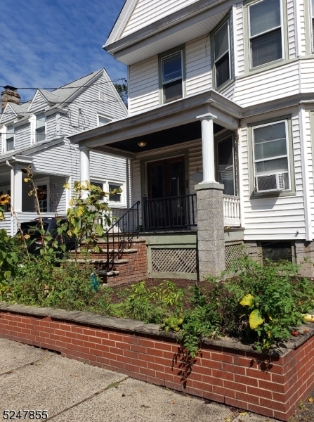 Primary Photo - 19 Rosedale Ave
