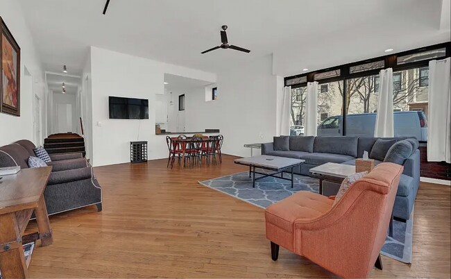 Foto del edificio - 2 bedroom in Chicago IL 60618