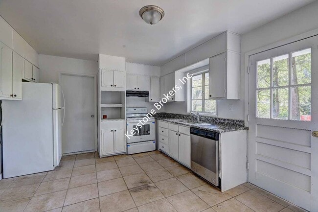 Foto del edificio - 2320 Britley Terrace