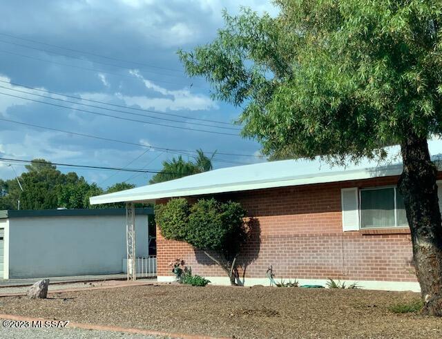 Building Photo - 2320 N Rainbow Vista Dr