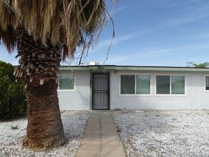 Building Photo - 1605 N Norma St