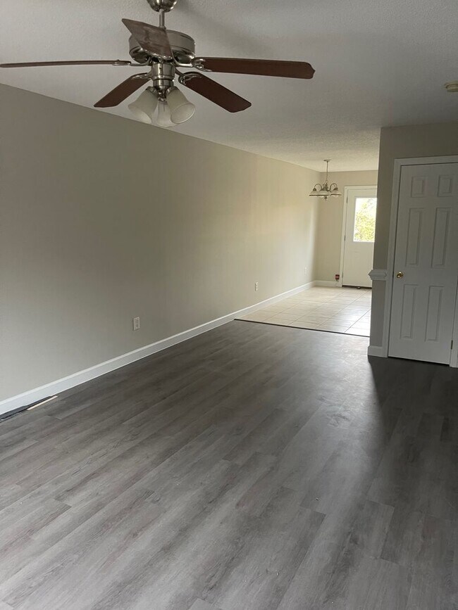 Foto del edificio - 2 Bedroom / 1.5 Bath Condo Johnson City,TN