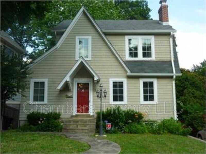 Primary Photo - 1621 N Taylor St