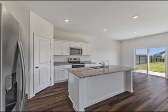 Building Photo - 27235 Blue Pool Dr