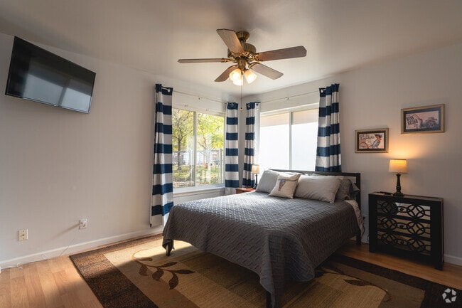 Building Photo - 4419 A Gillis