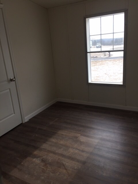 Building Photo - 429 Slonaker Ln