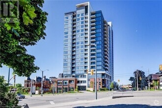 Building Photo - 15 Wellington St S