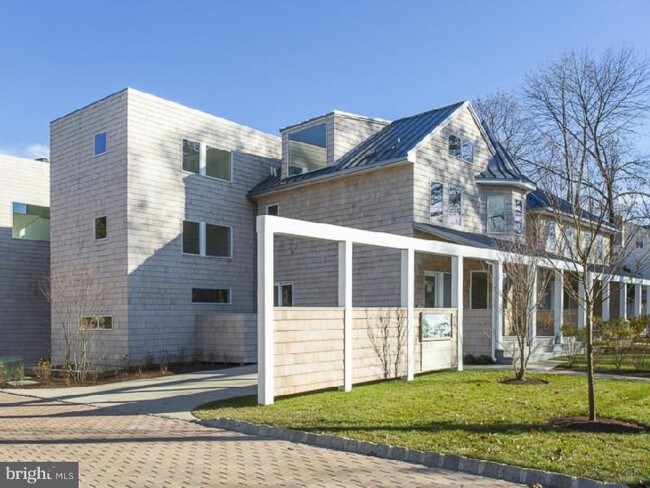 Foto del edificio - 11 Greenview Ave