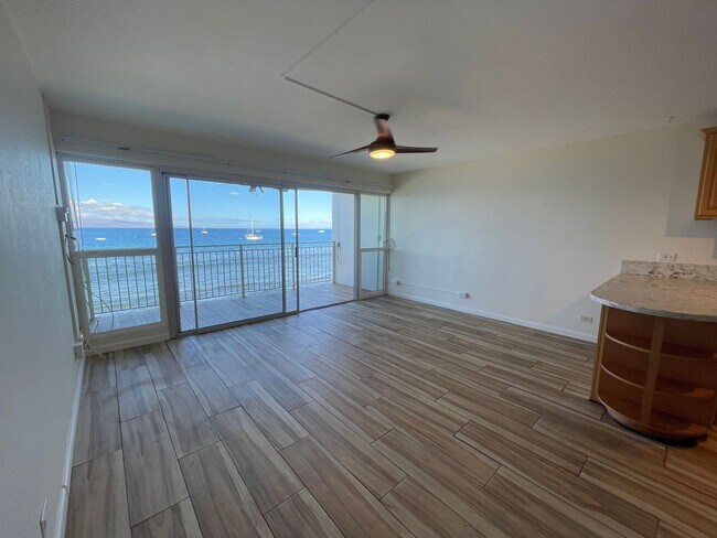 Foto del edificio - Lahaina Roads Oceanfront One Bedroom