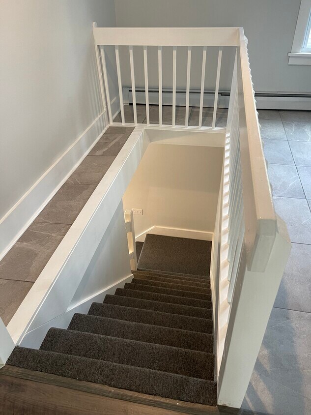 Newly renovated upstairs apartment - 14 Burdick Avenue