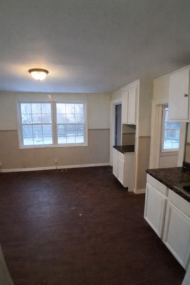 Building Photo - 8 Pulaski St