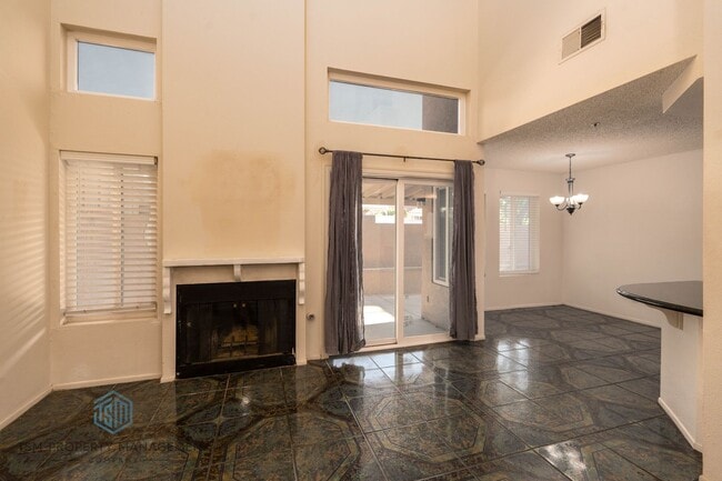 Building Photo - 14789 Cinnamon Dr