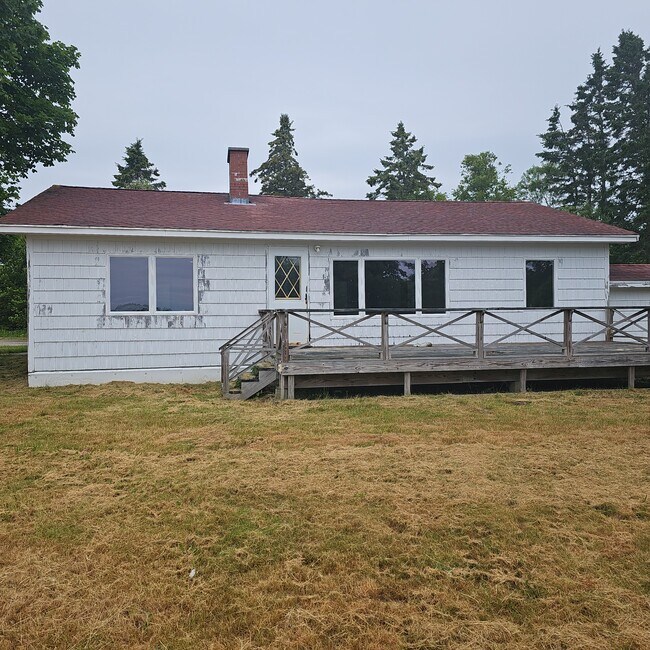 Foto del edificio - 285 N Lubec Rd