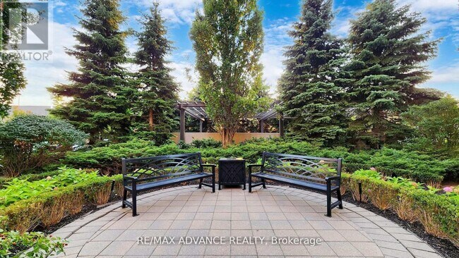 Photo du bâtiment - 133-1133 Wynford Dr
