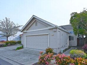 Building Photo - 412 McDonnel Rd