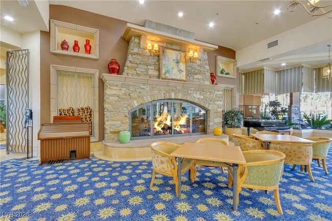 Foto del edificio - 63 Cascade Lake St