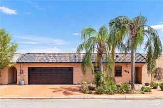 Building Photo - 308 Uvalde Ave