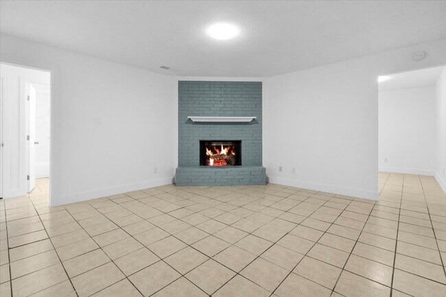 Foto del edificio - 2828 Cottonwood Ln