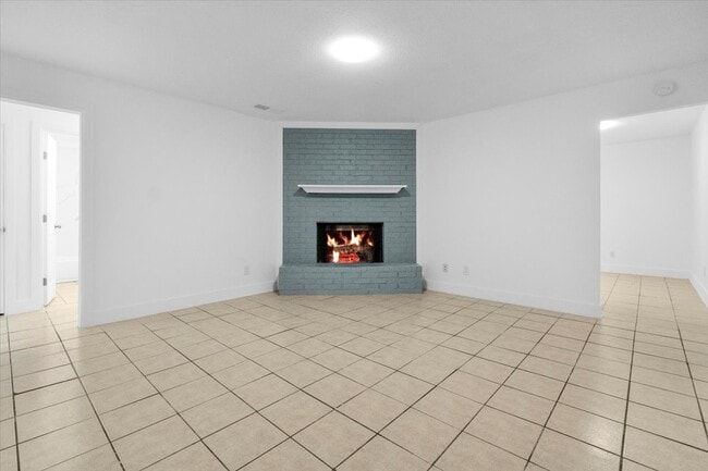 Building Photo - 2828 Cottonwood Ln