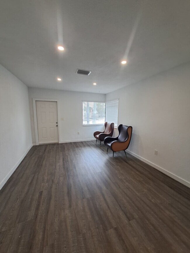 Foto del edificio - 2835 SW 2nd Ave