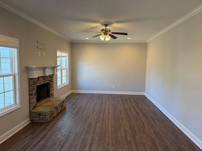 Foto del edificio - Charming 4 Bedroom Home in East Point of Opelika