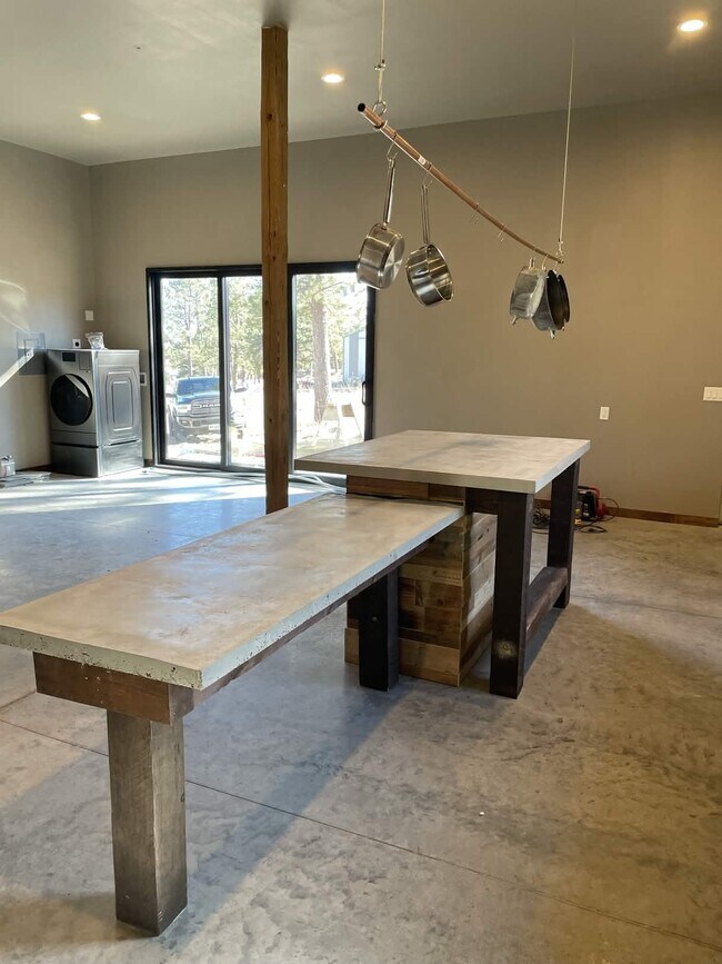 Building Photo - 10735 Nemo Rd