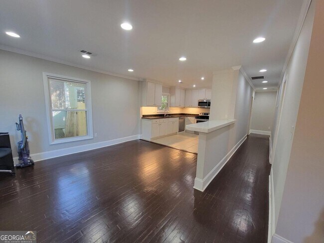 Building Photo - 728 Bellemeade Ave NW
