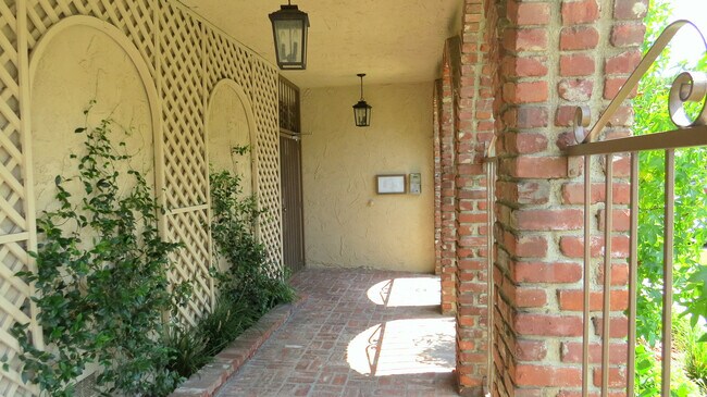 Building Photo - 1550 S Centinela Ave