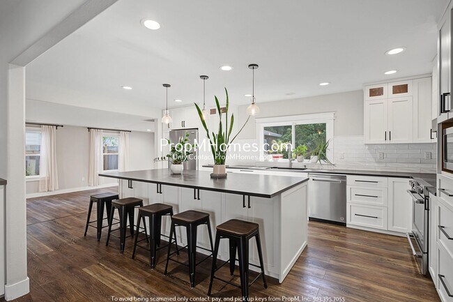 Foto del edificio - 503 NE Birchwood Terrace