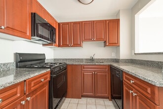 Building Photo - 128 G St