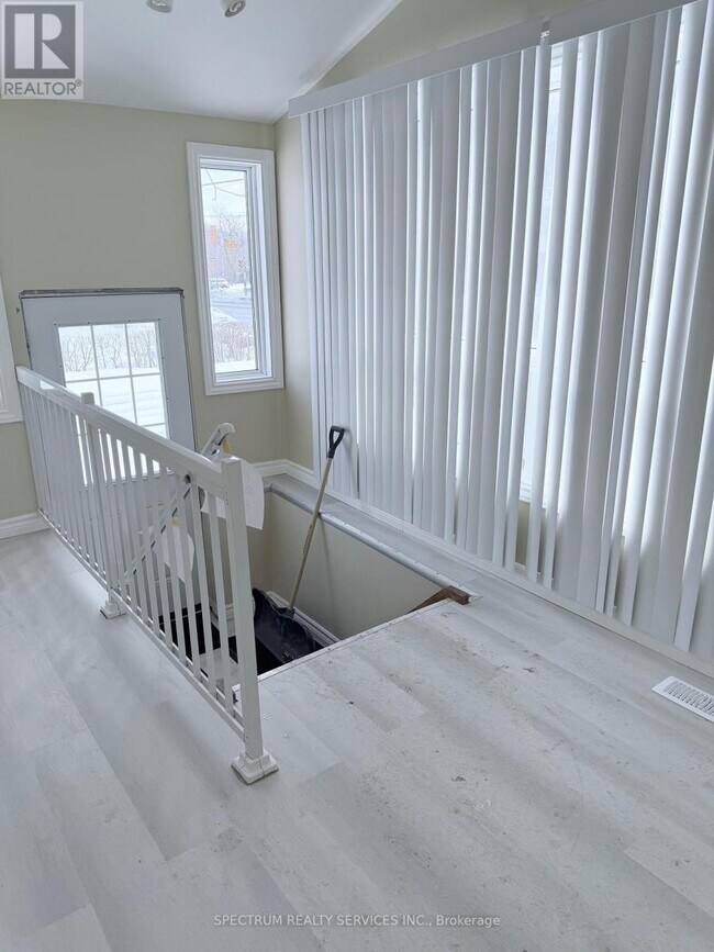 Photo du bâtiment - 698 Sheppard Ave W