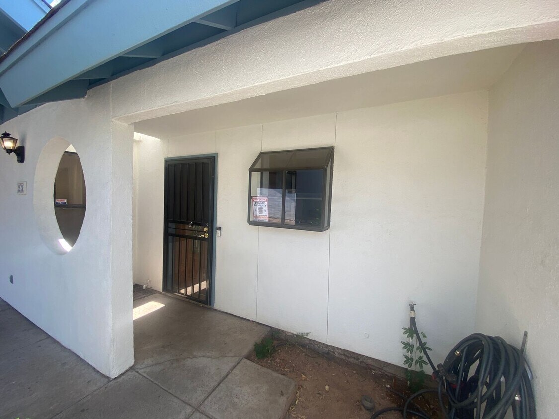 Primary Photo - Updated 2 Bed/2 Bath Condo in Great Mesa L...