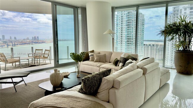 Foto del edificio - 300 Biscayne Blvd Way